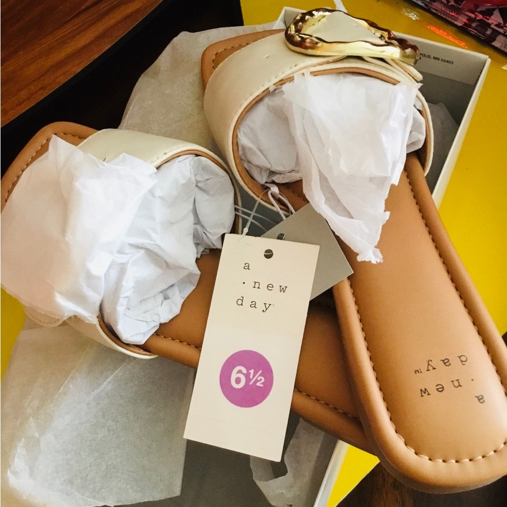A New Day Women's Cream Slide Sandals - Picture 4 of 4